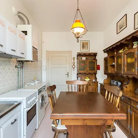 Apartment In Edvina Baveno